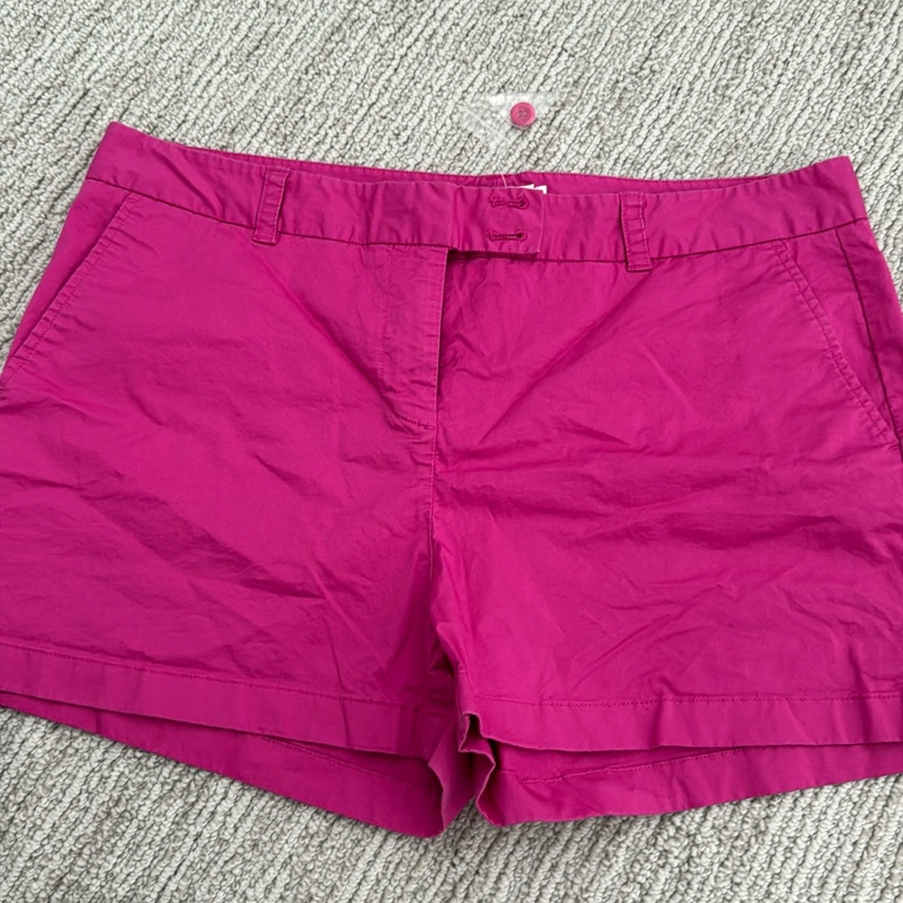 Vineyard Vines NWOT, , Khaki Magenta shorts , size 16, never worn